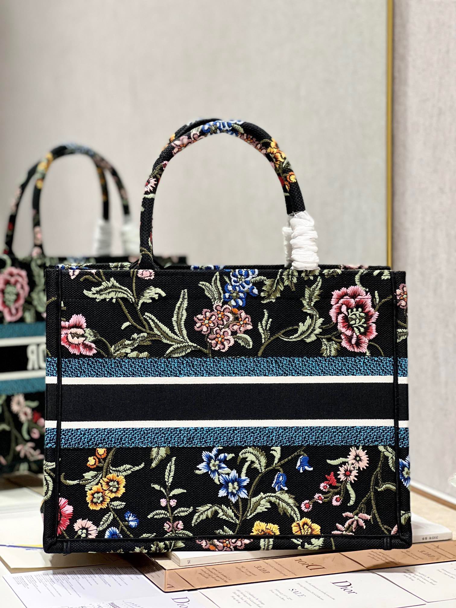CD Flower Black Book Tote 36 Bag Canvas 336555 mysite