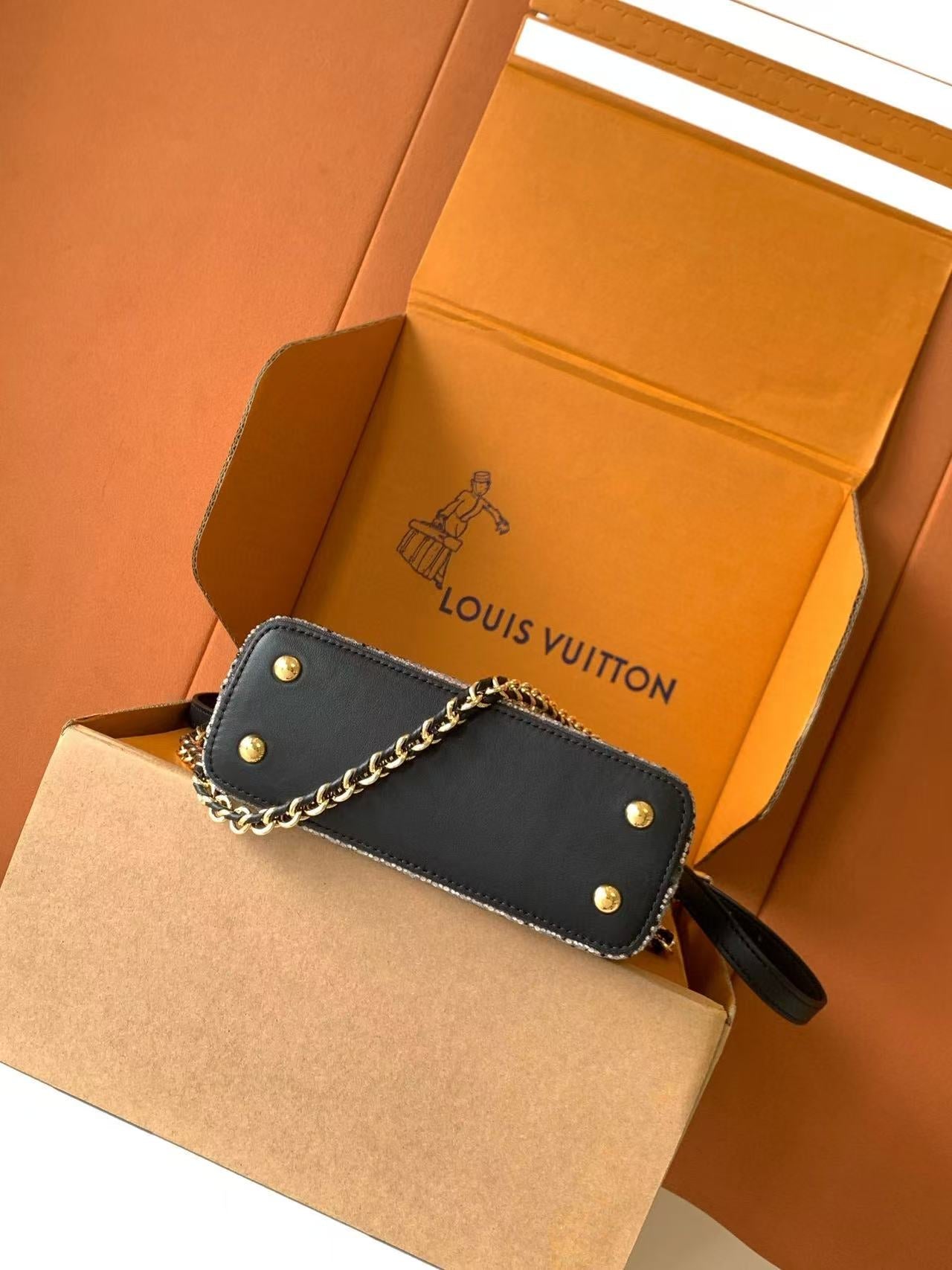 LV 25ss Capucines East-West 22cm Black Rhinestones & Crocodile leather GHW mysite