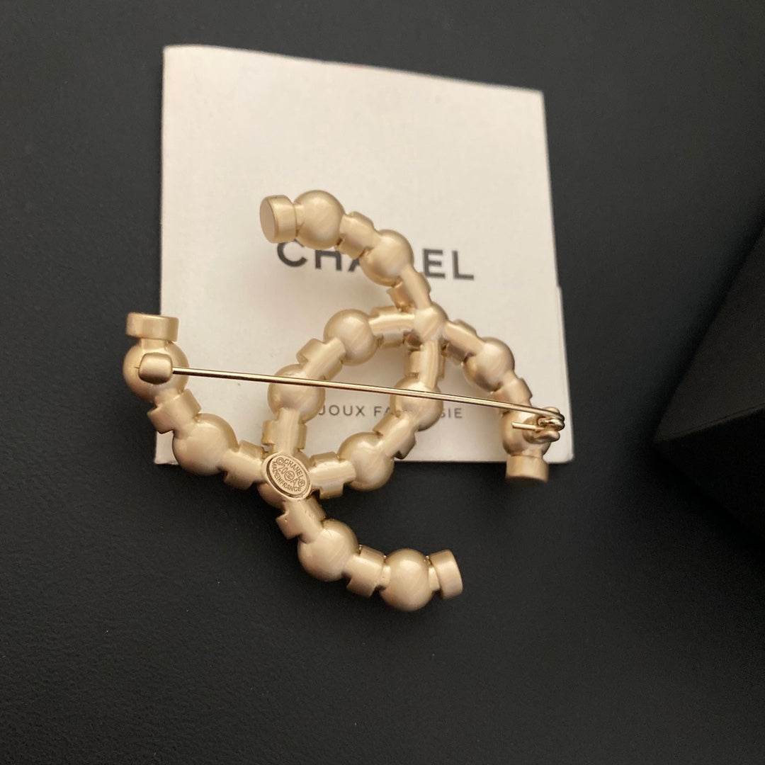 Classic Pearl Fashion Brooch mysite