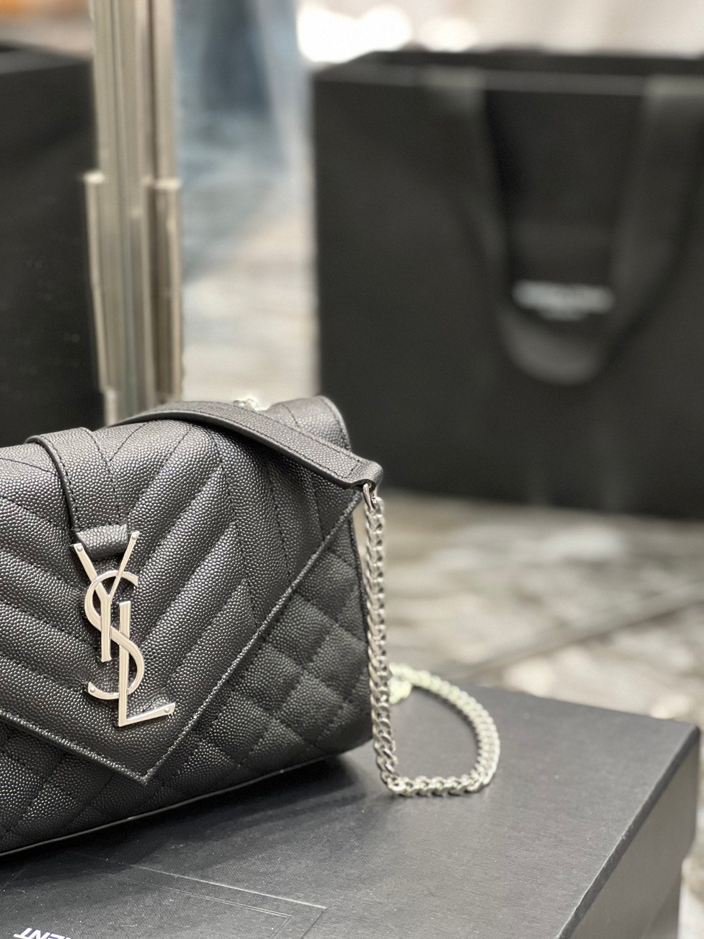 Ysl Envelope Bag 21cm 526286 02 mysite
