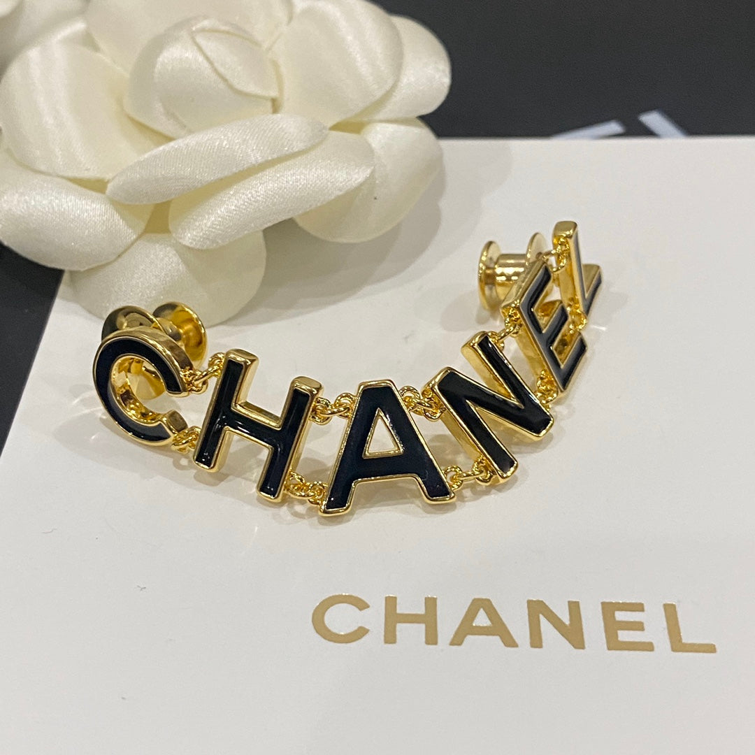 Black Epoxy Chain Brooch mysite