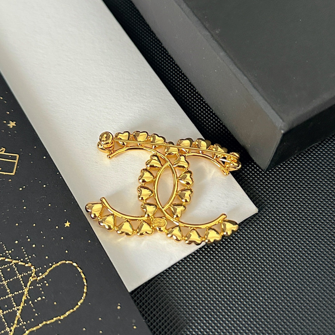 Electroplated Heart Logo Brooch mysite