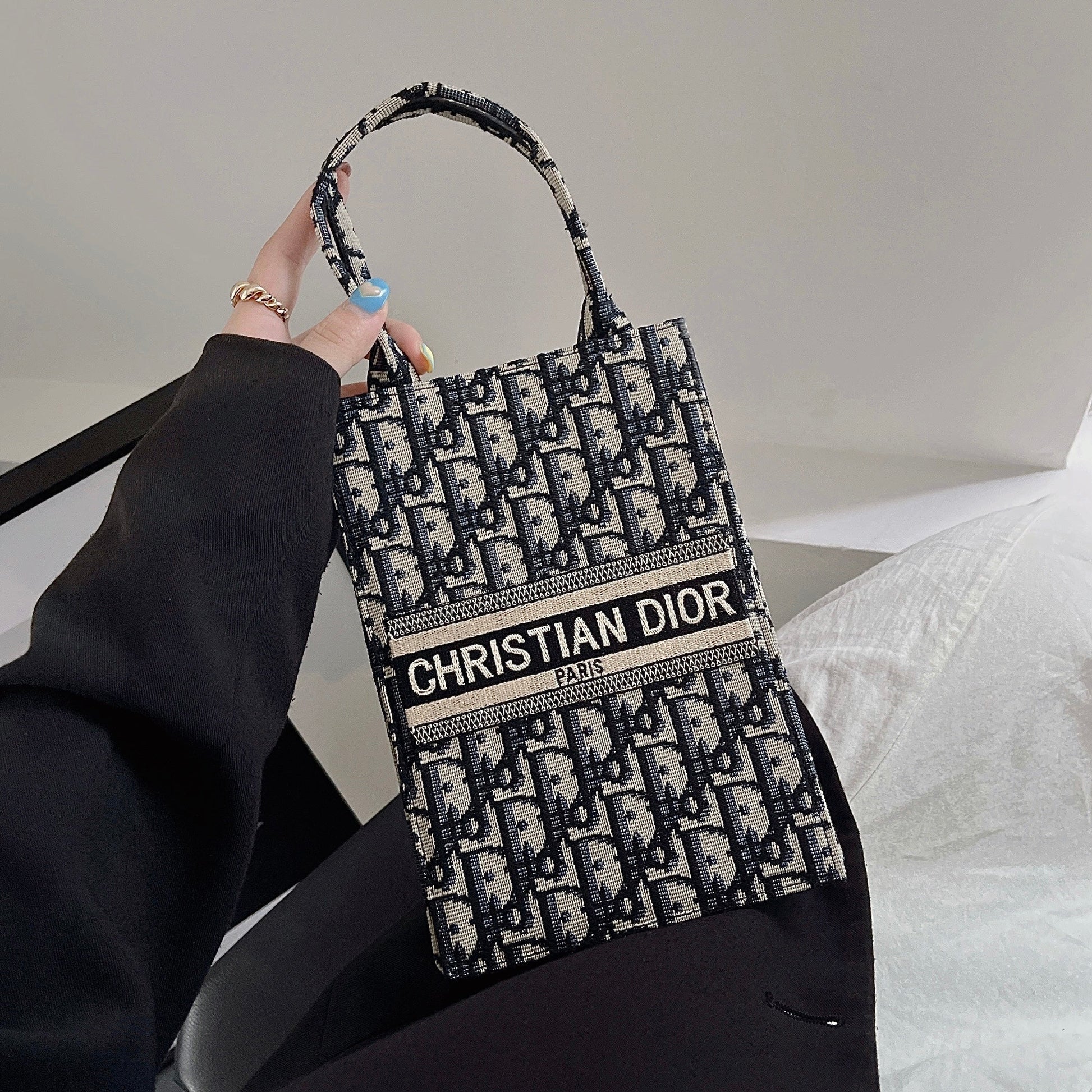 Classic Tote Bag With Crossbody Strap-1-2 mysite