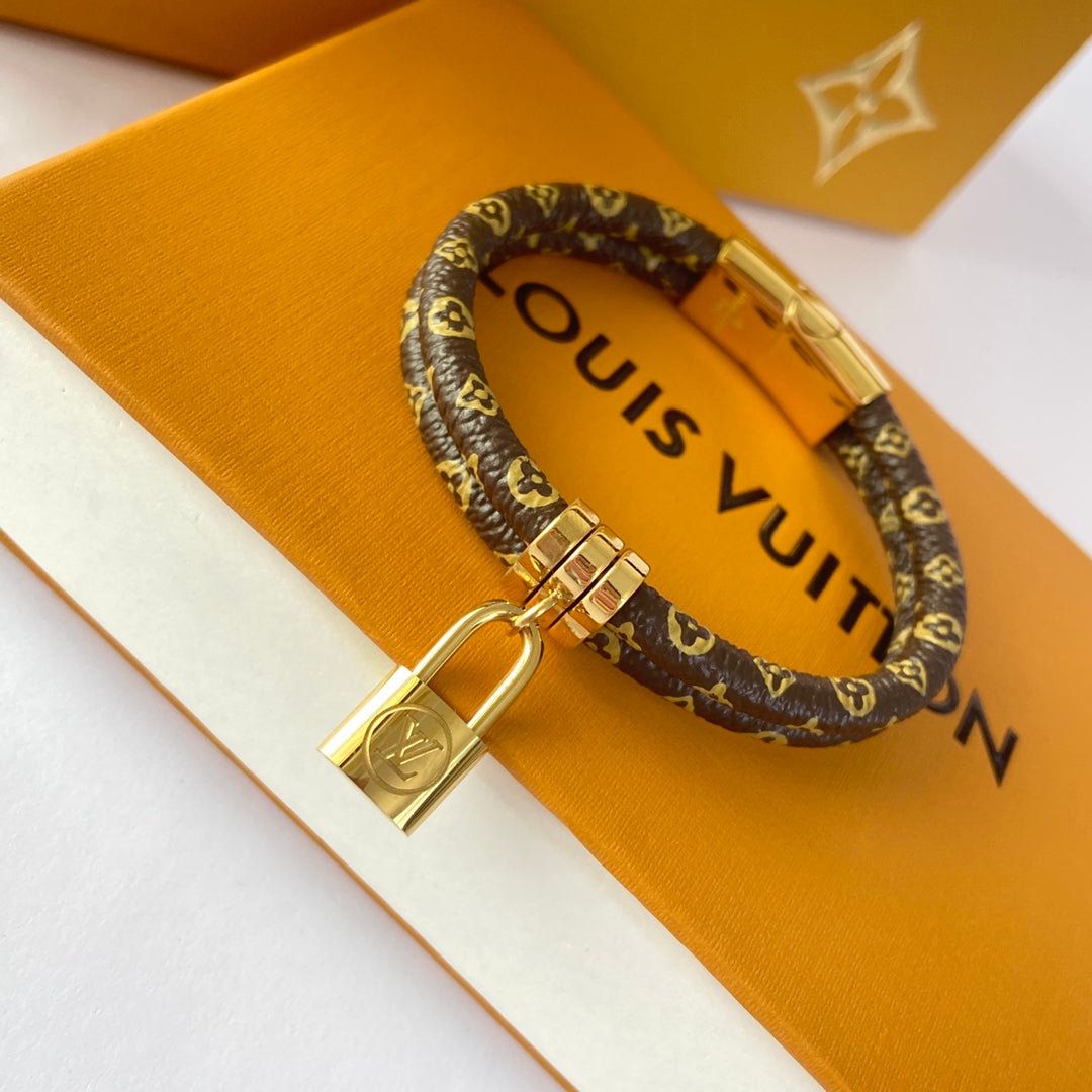 Lock Pendant Double Layer Leather Bracelet mysite