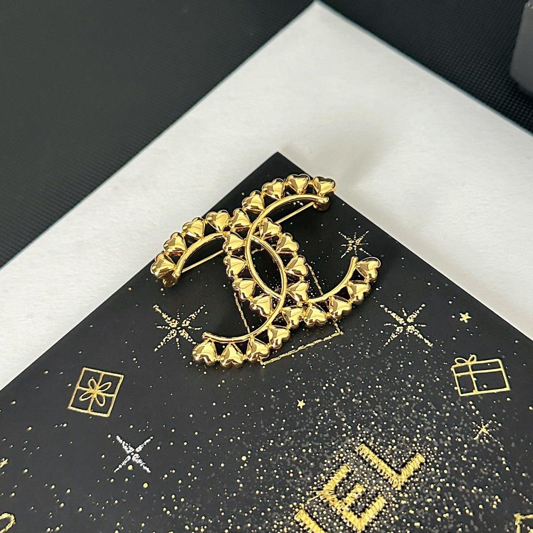 Electroplated Heart Logo Brooch mysite