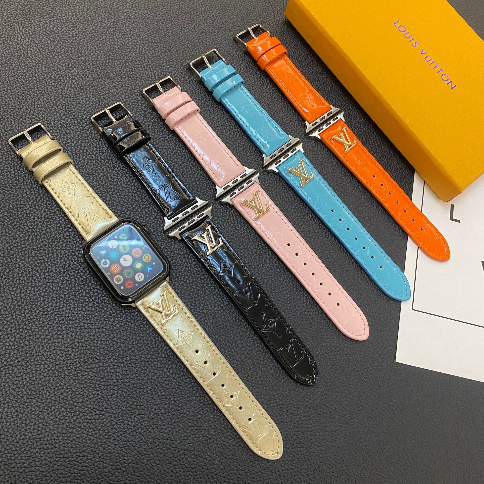 GLOSSY LEATHER APPLE WATCH STRAP LUXURY METAL LOGO mysite