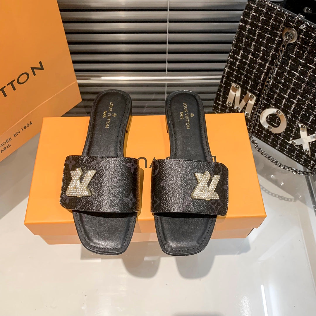 New Embossed Diamond Velcro Flat Slippers mysite