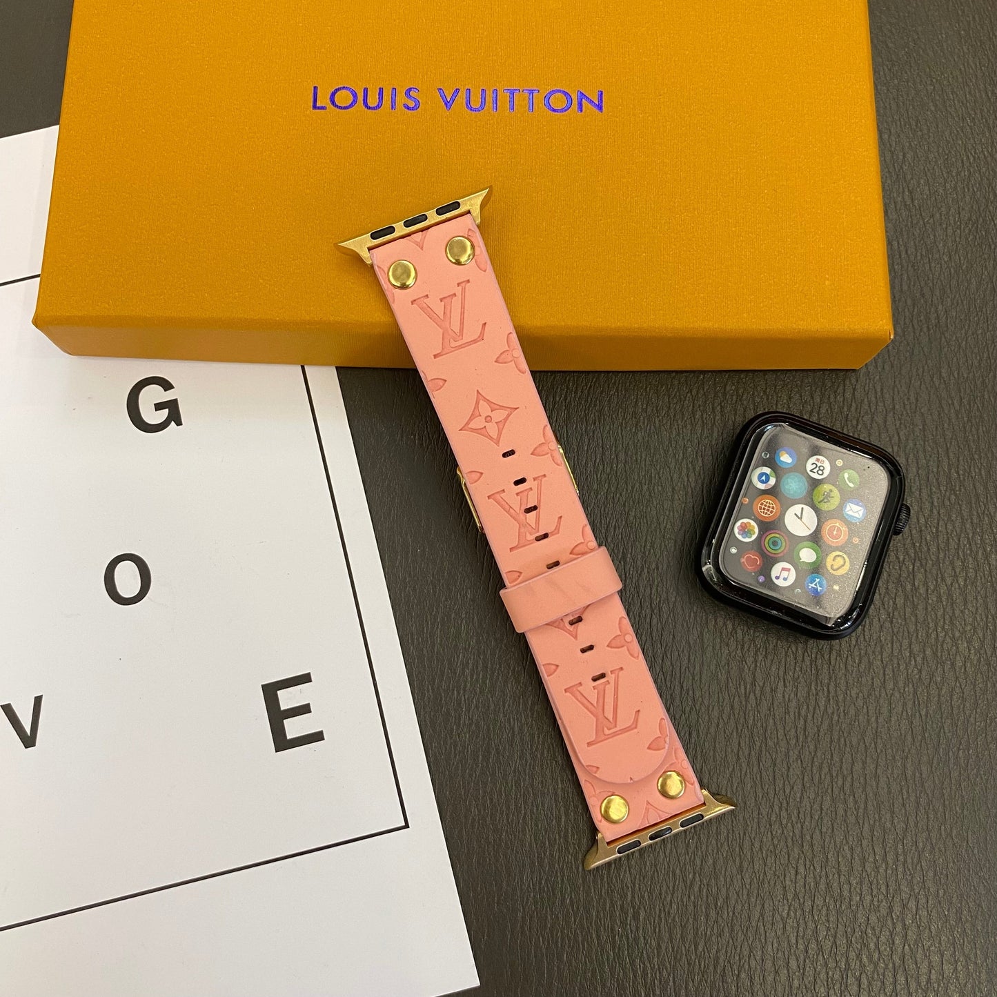 Bracelet de rechange Apple avec décoration en rivets et monogramme en relief WATCH BANDS mysite