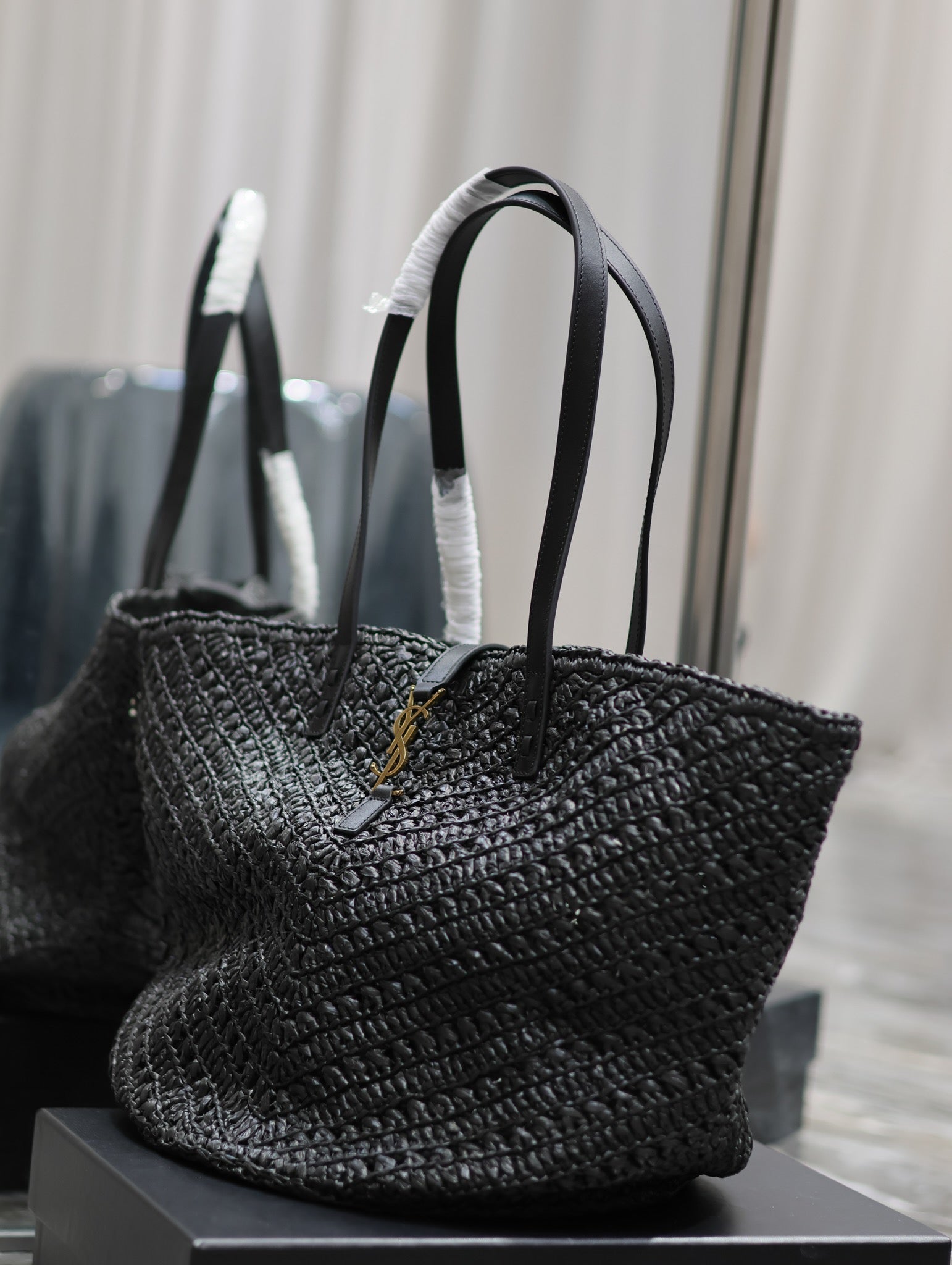YSL PANIER MEDIUM IN RAFFIA AND VEGETABLE-BLACK LEATHER mysite