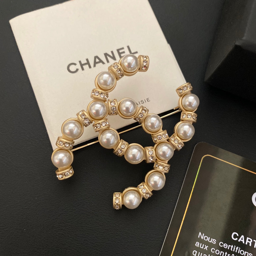 Classic Pearl Fashion Brooch mysite