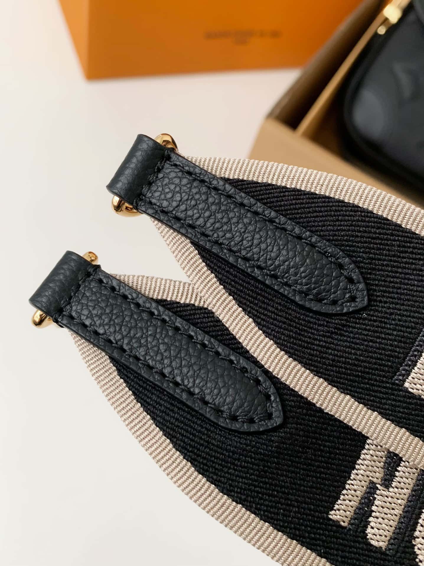 Louis Vuitton LV Diane Handbag mysite