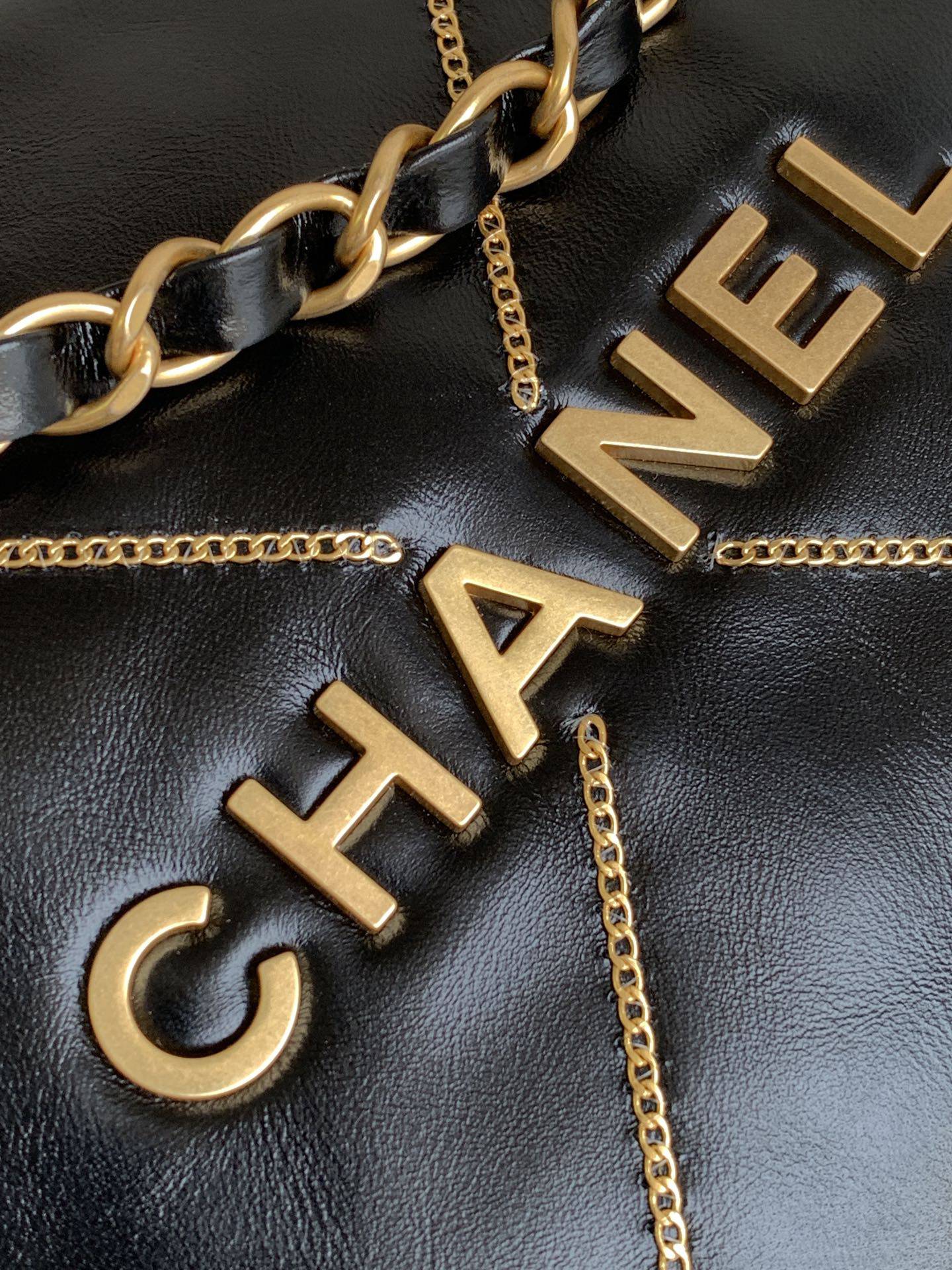 Chanel 22 Handbag 23B Shiny Calfskin Black Chain Quilt 35  x 37 x 7 cm mysite