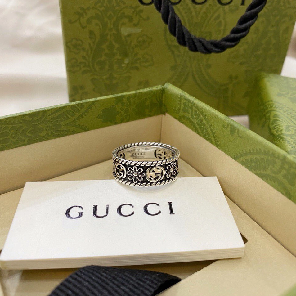 Interlocking silver ring mysite