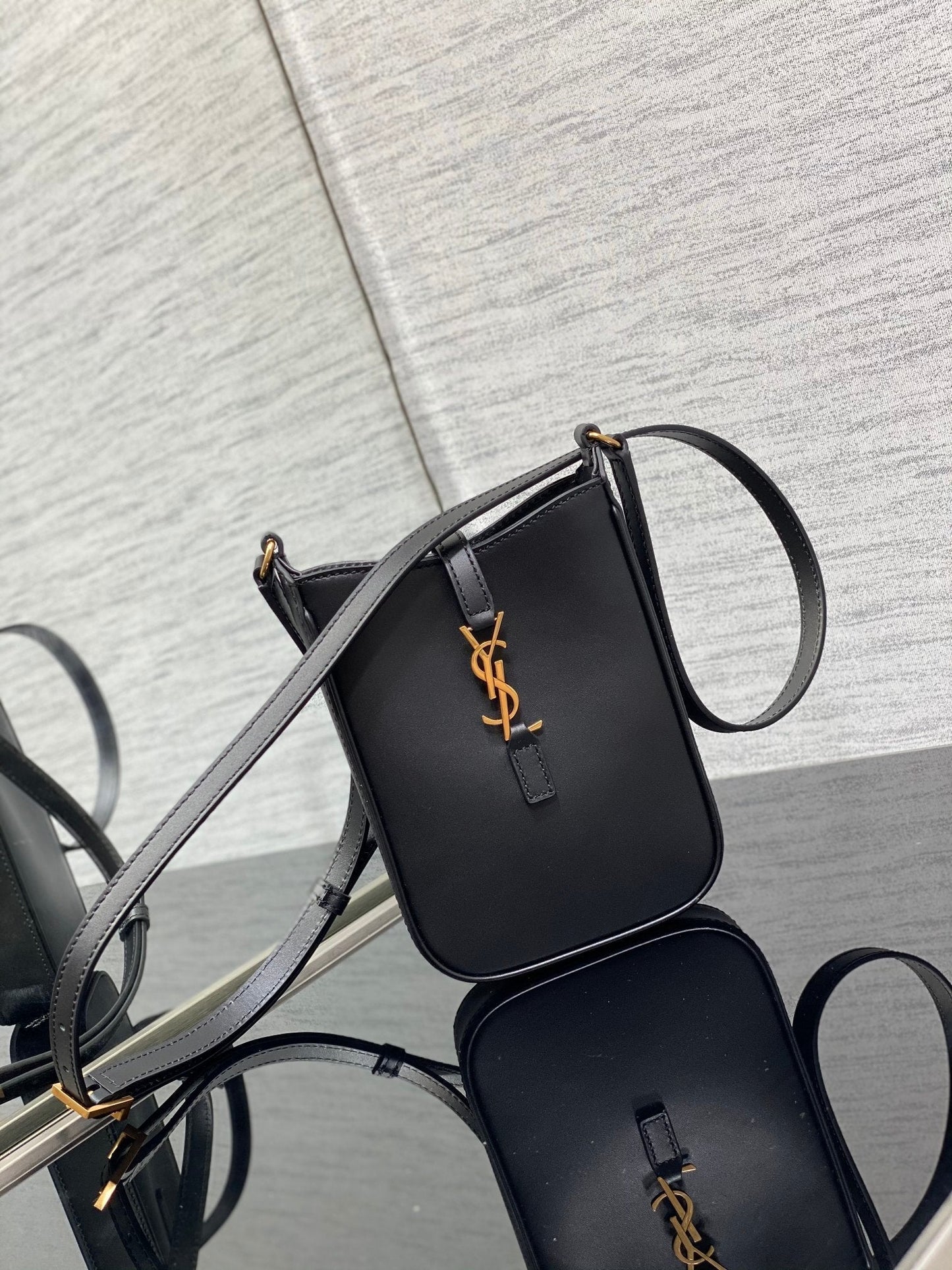 YSL Le 5 A 7 Mini Black Bag - 13x20x4cm mysite