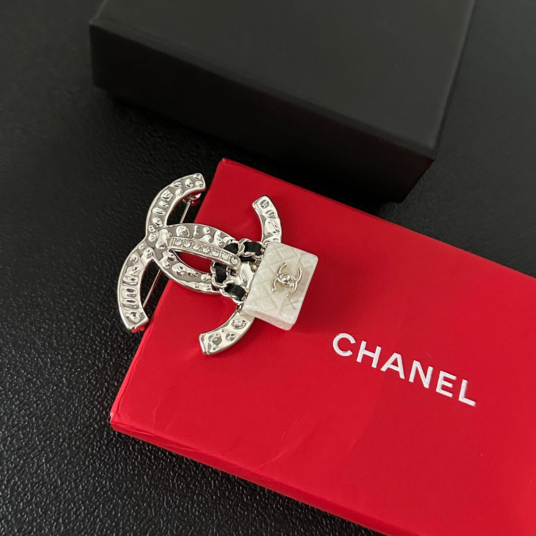 Elegant Bag Brooch mysite