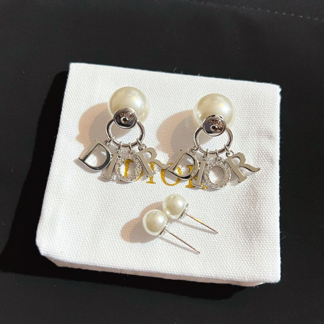 TRIBALES Pearl Earrings mysite