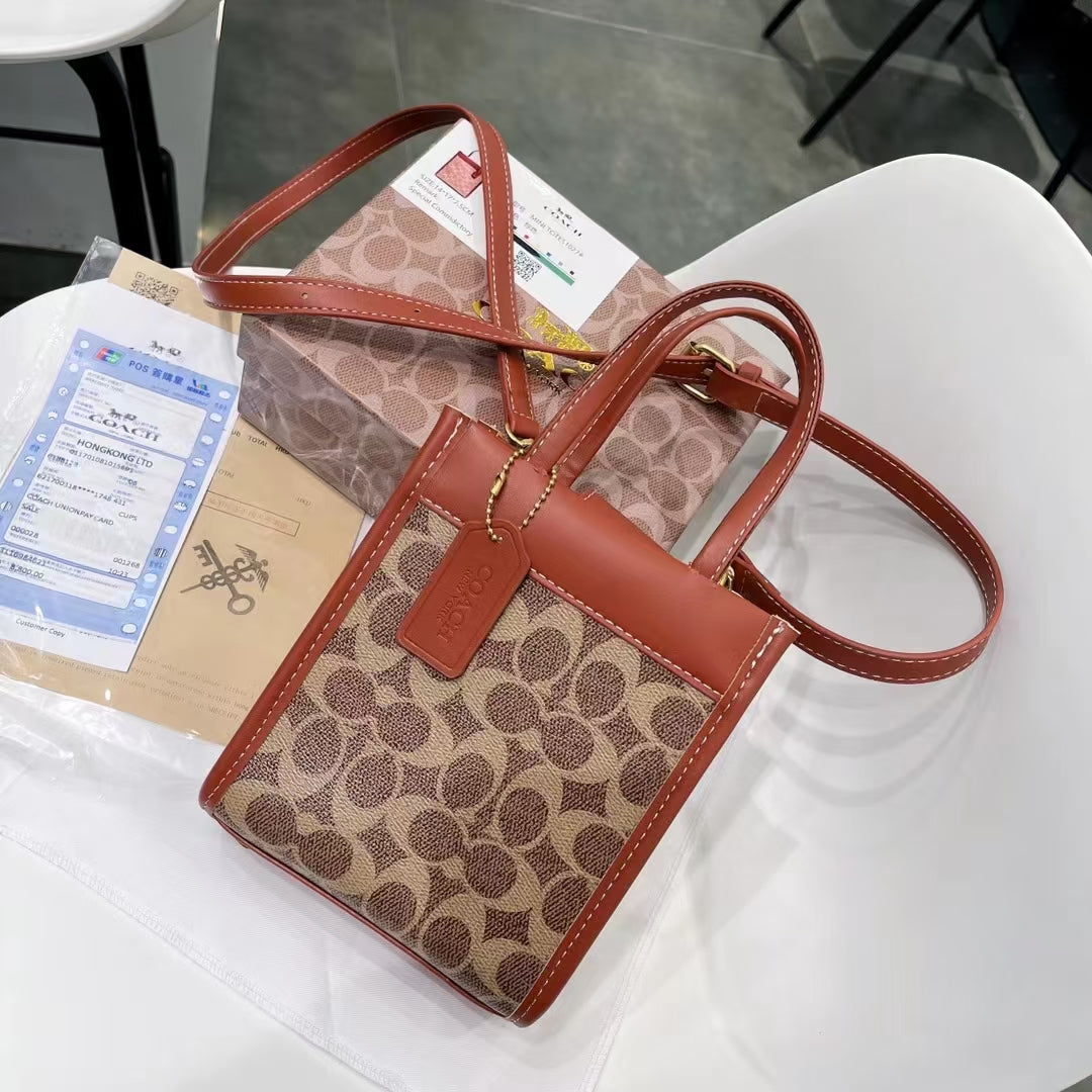 Elegant Leather Hand Bag: A Touch of Light Luxury mysite