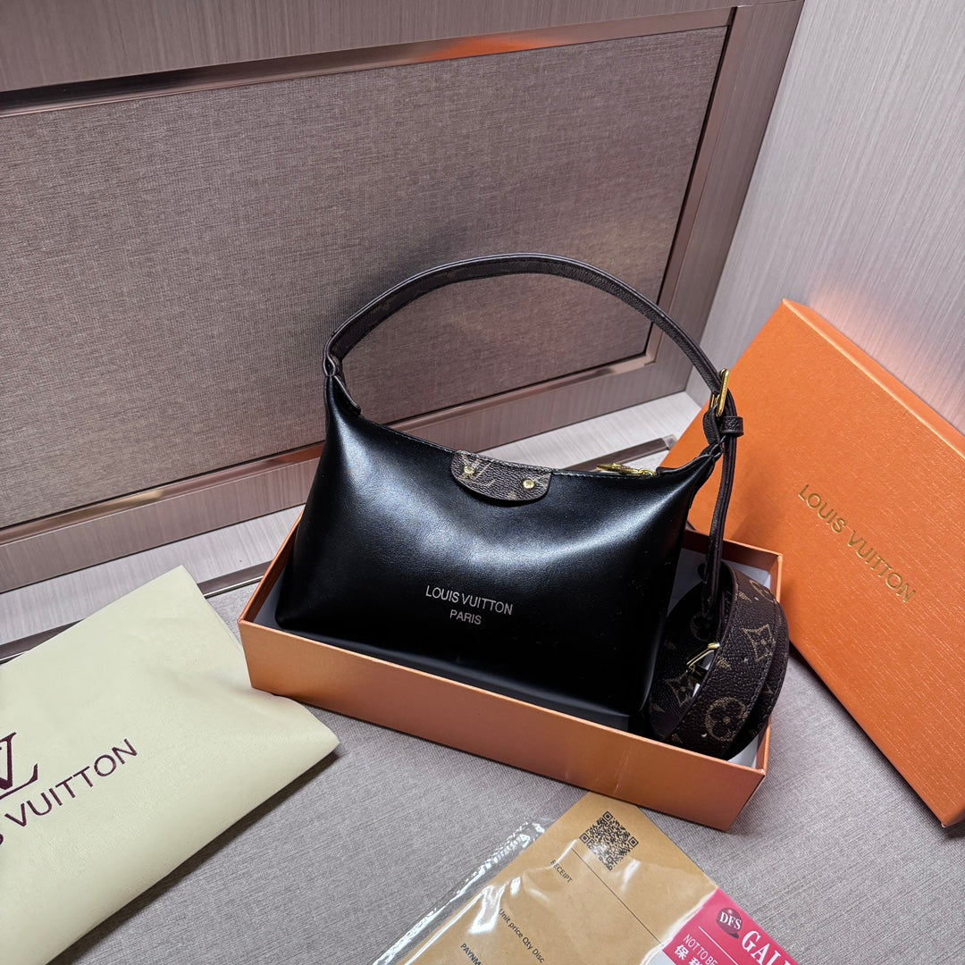Timeless Luxury: Leather Hand Bag for the Modern Sophisticate mysite