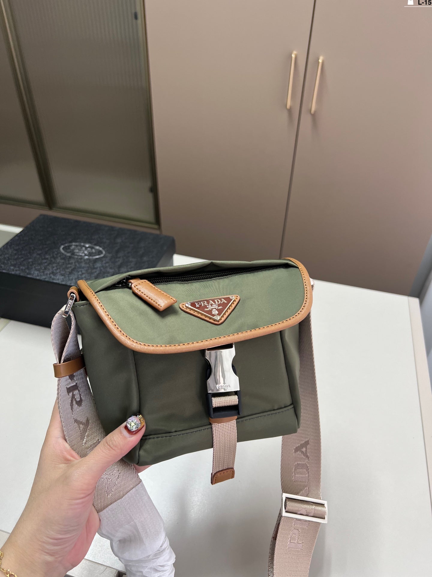 Prada Vintage Messenger Bag Crossbody 16x15cm mysite