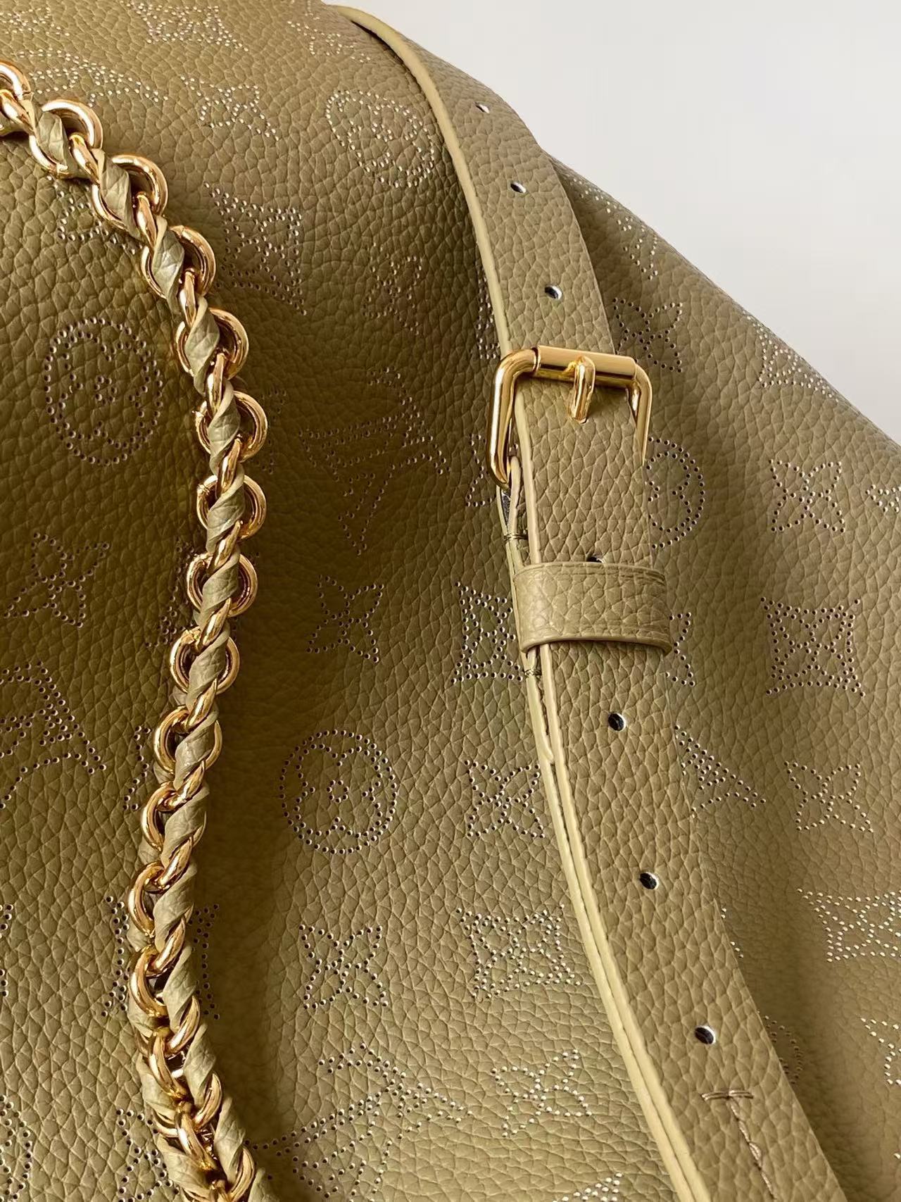 BELLA TOTE 32 IN ROSEMARY PERFORATED CALFSKIN GOLD HARDWARE mysite