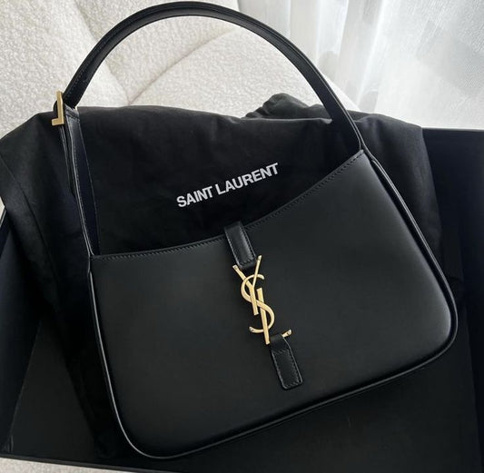 Saint Laurent Le 5 ¨¤ 7 Hobo Bag In Patent Leather - Black - Women mysite
