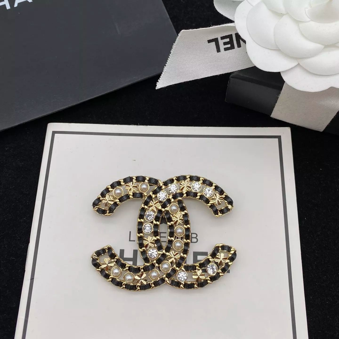Lucky Clover Leather Brooch mysite