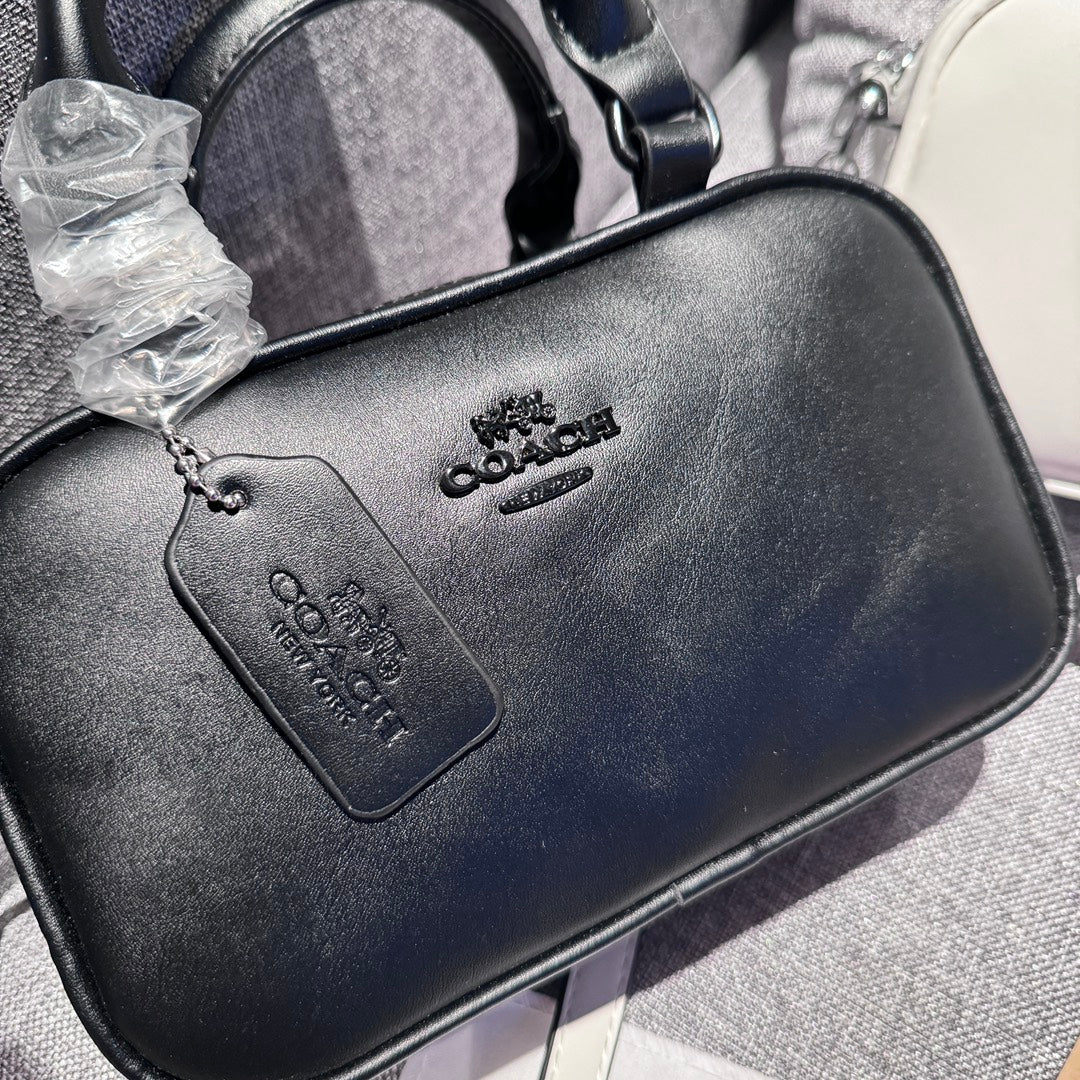 Elegant Leather Handbag: A Touch of Light Luxury mysite