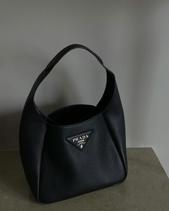 Prada Black Handbag mysite