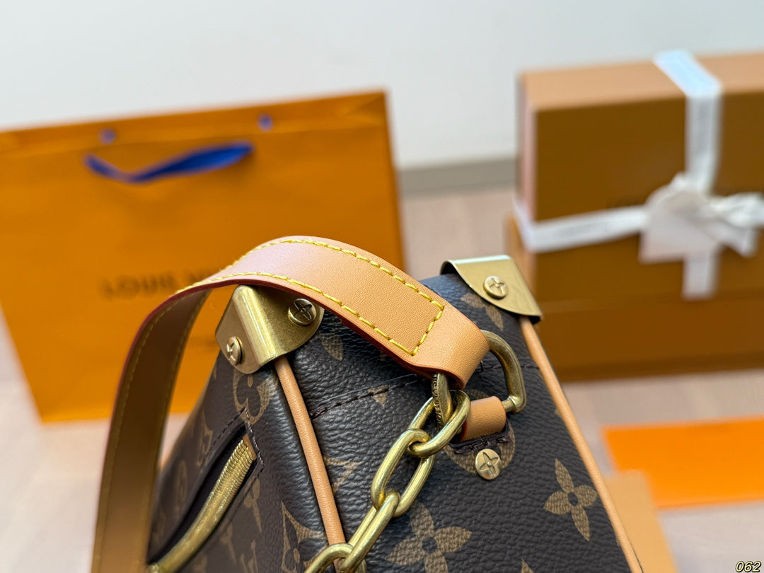 Louis Vuitton LV Soft Trunk Box Bag Satchel 18x12cm mysite