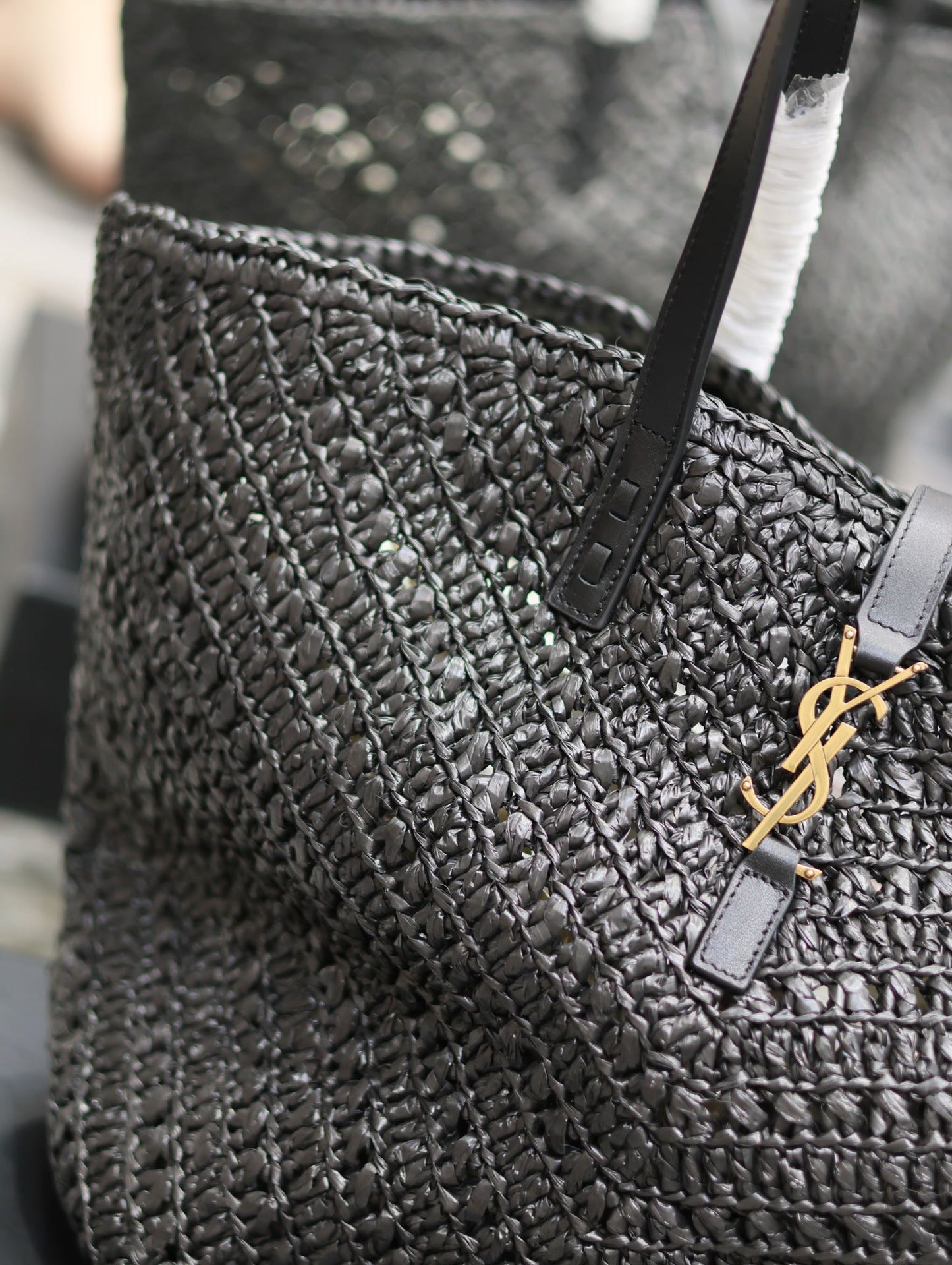 YSL PANIER MEDIUM IN RAFFIA AND VEGETABLE-BLACK LEATHER mysite