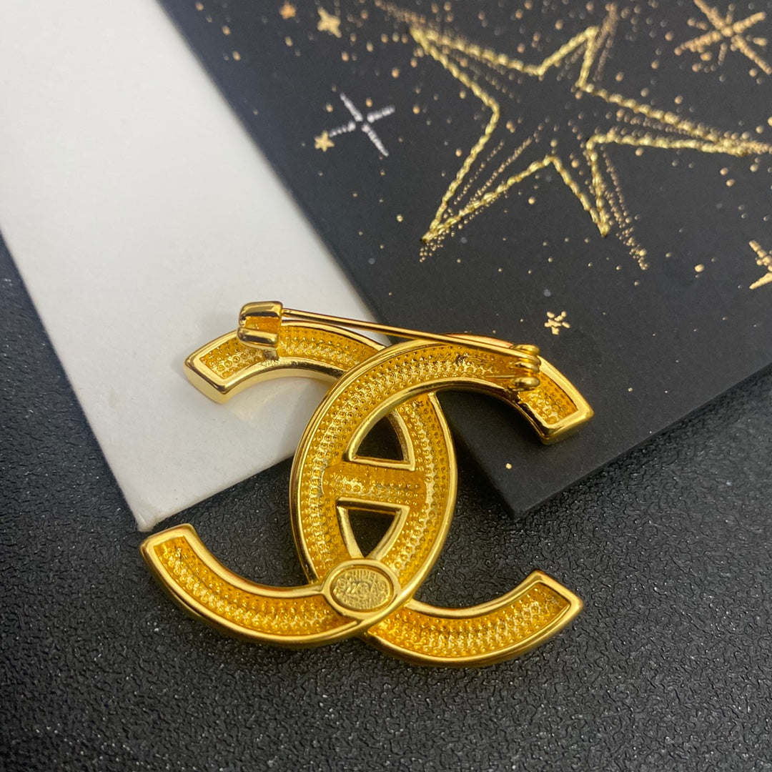 Electroplated Lettering Golden Brooch mysite