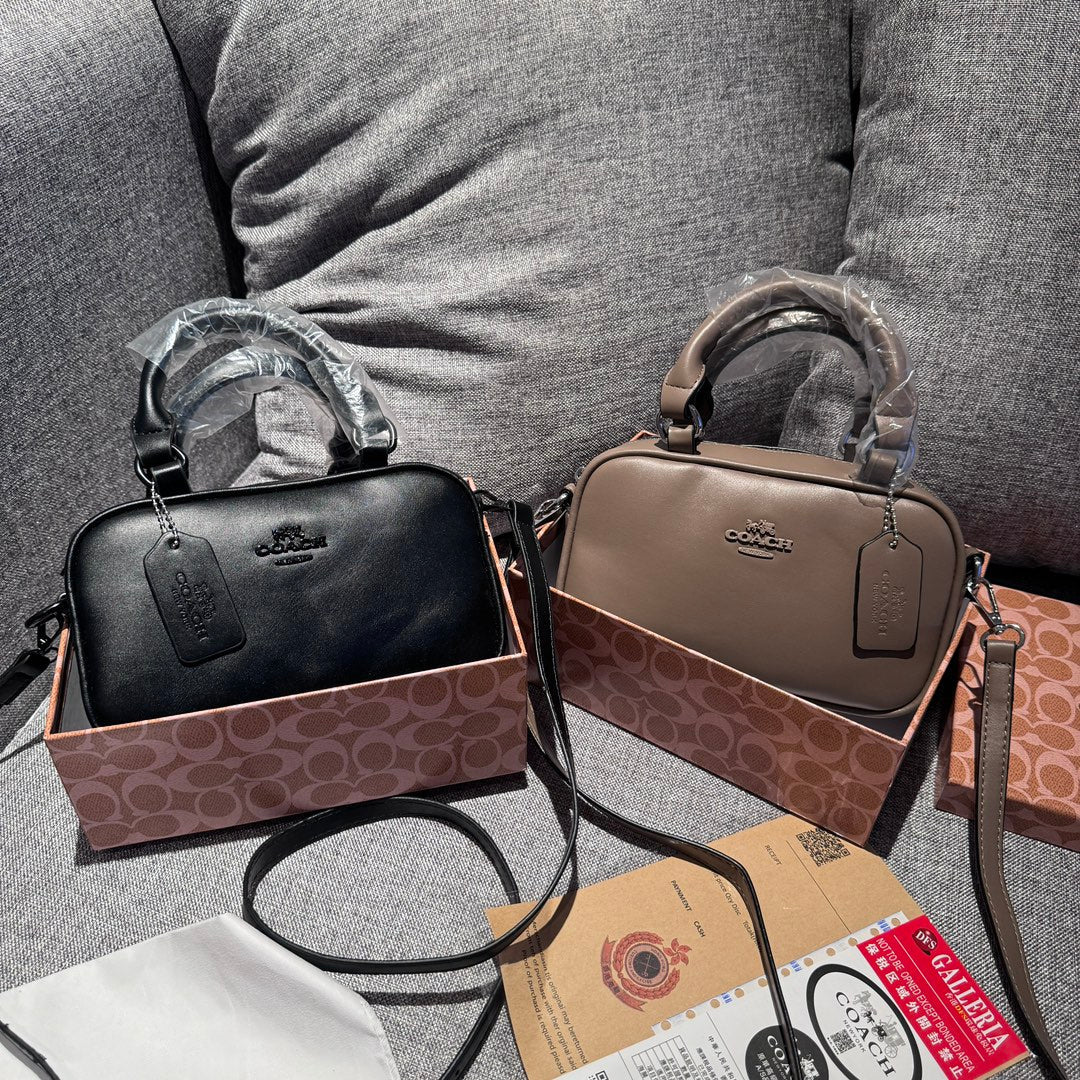 Elegant Leather Handbag: A Touch of Light Luxury mysite