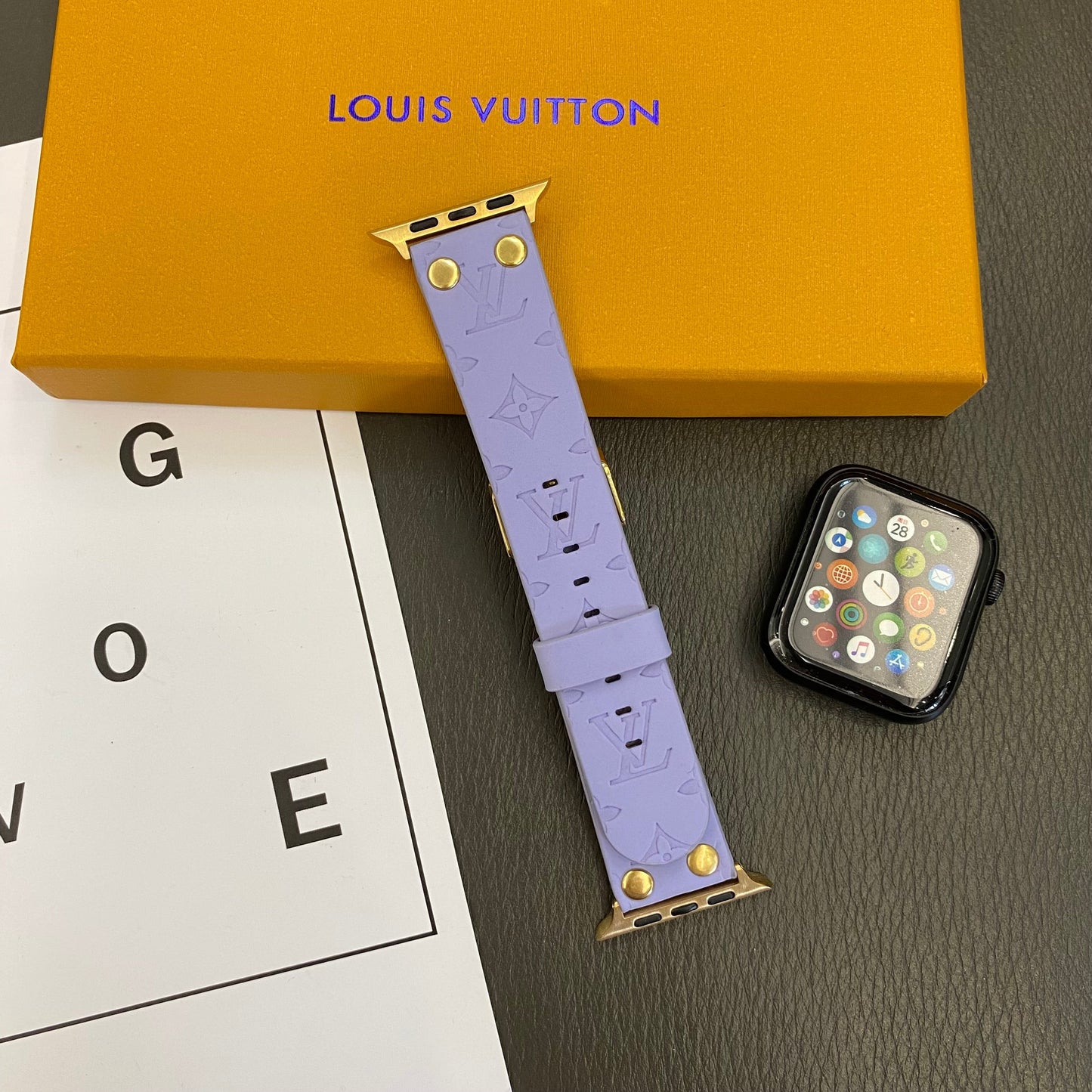 Bracelet de rechange Apple avec décoration en rivets et monogramme en relief WATCH BANDSs-1 mysite