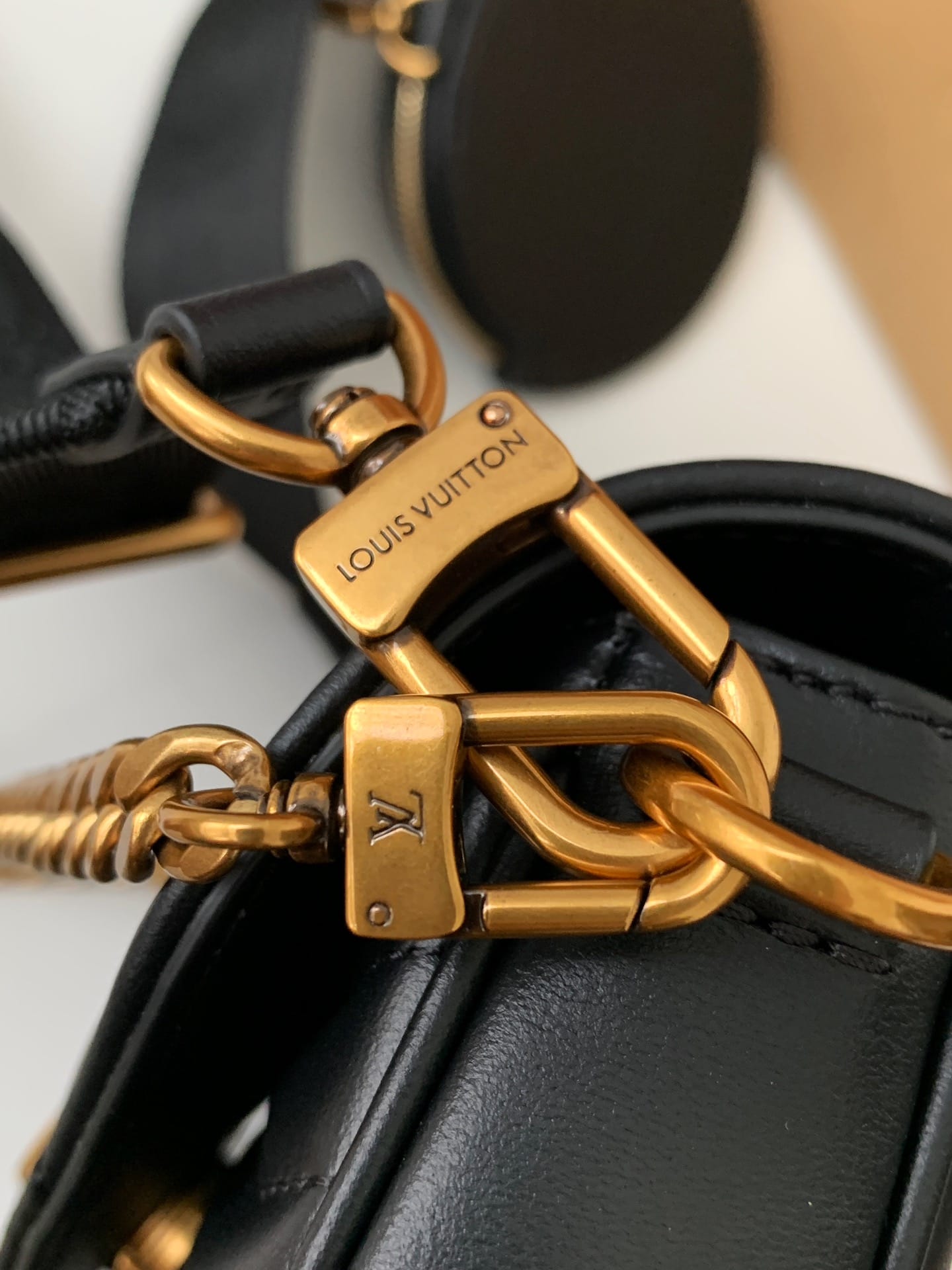 Louis Vuitton NEW WAVE MULTI-POCHETTE Handbag mysite