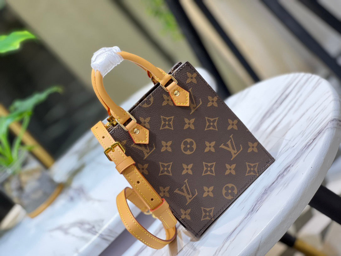 Elegant Leather Tote Handbag mysite