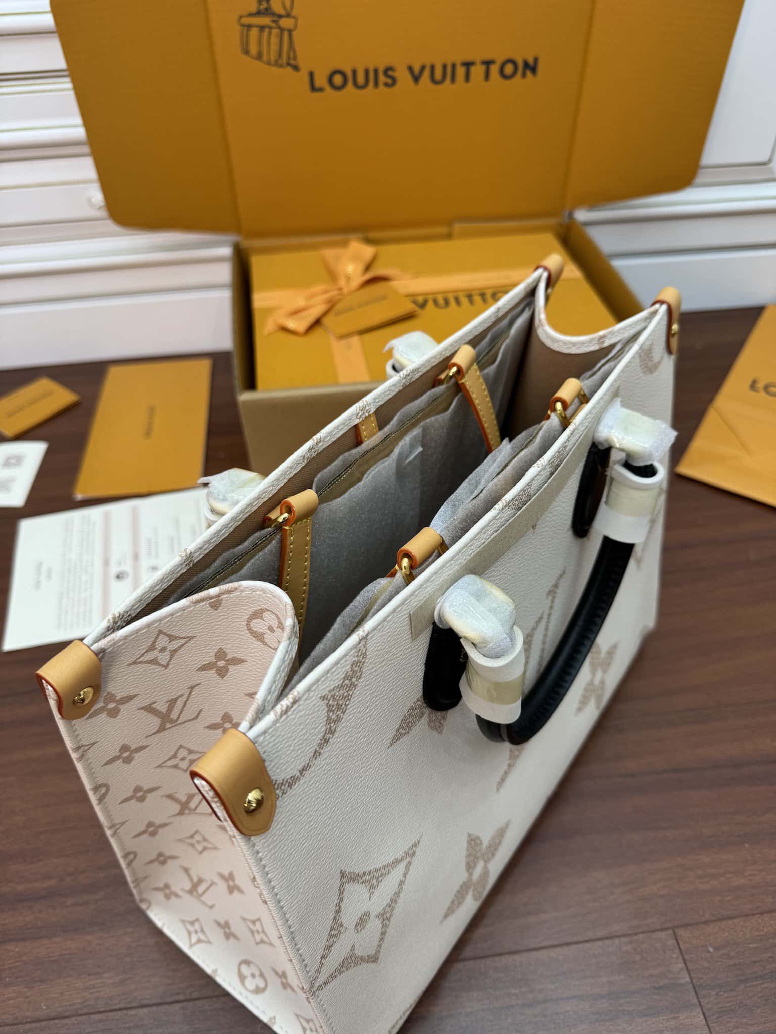 Louis Vuitton Onthego MM Tote Bag Monogram Dune Cruise 35 x 27 x 14 cm mysite