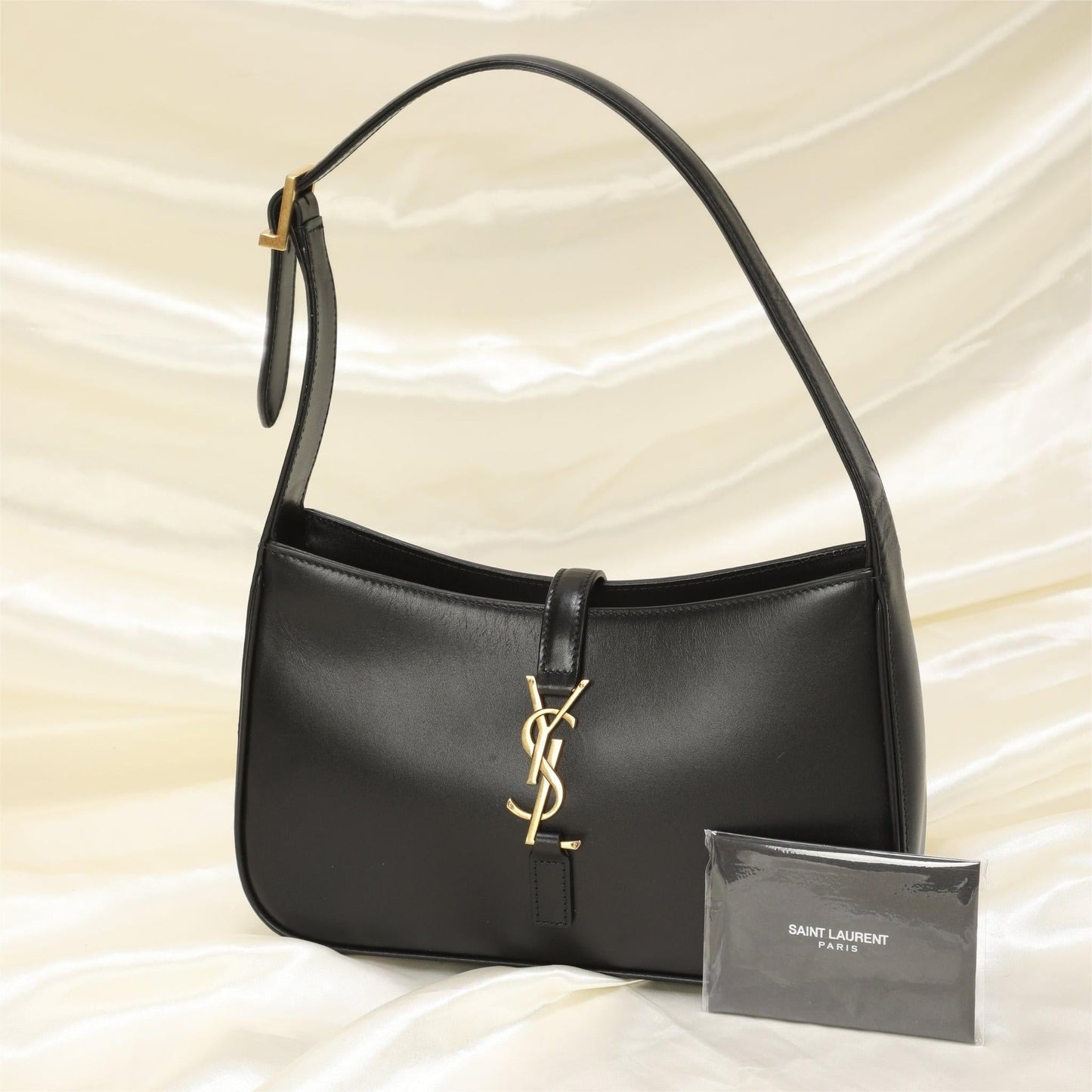 Saint Laurent Le 5 ¨¤ 7 Hobo Bag In Patent Leather - Black - Women mysite