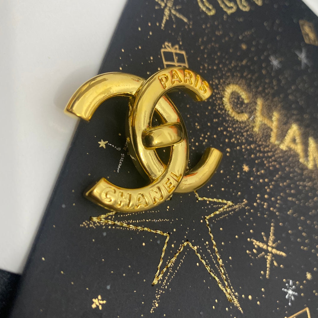 Electroplated Lettering Golden Brooch mysite