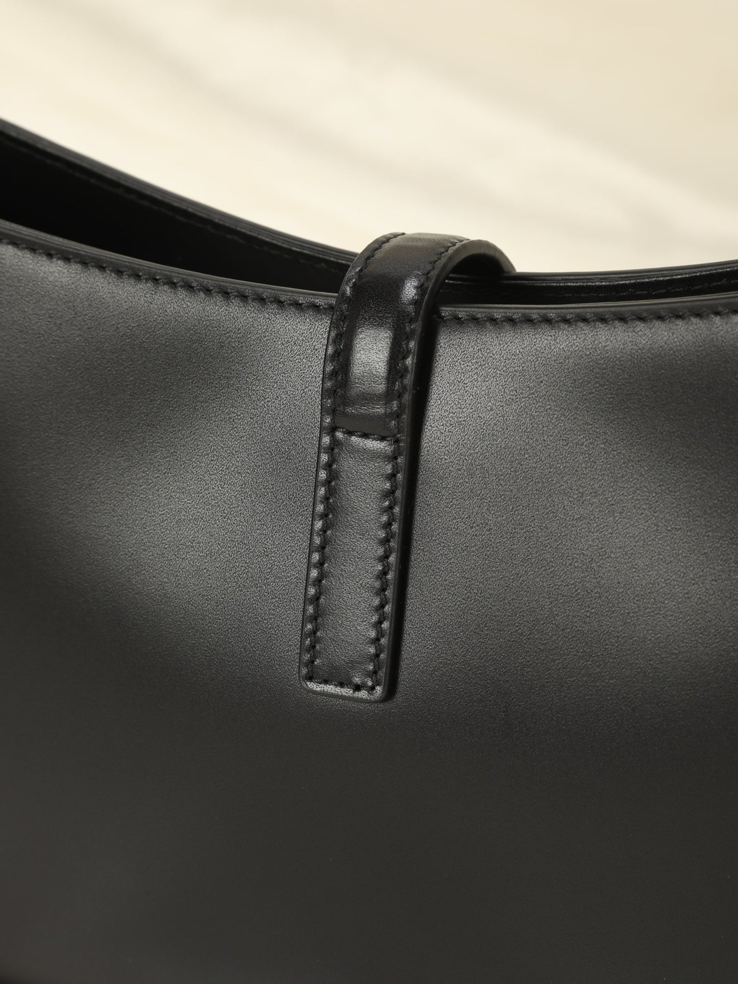 Saint Laurent Le 5 ¨¤ 7 Hobo Bag In Patent Leather - Black - Women mysite
