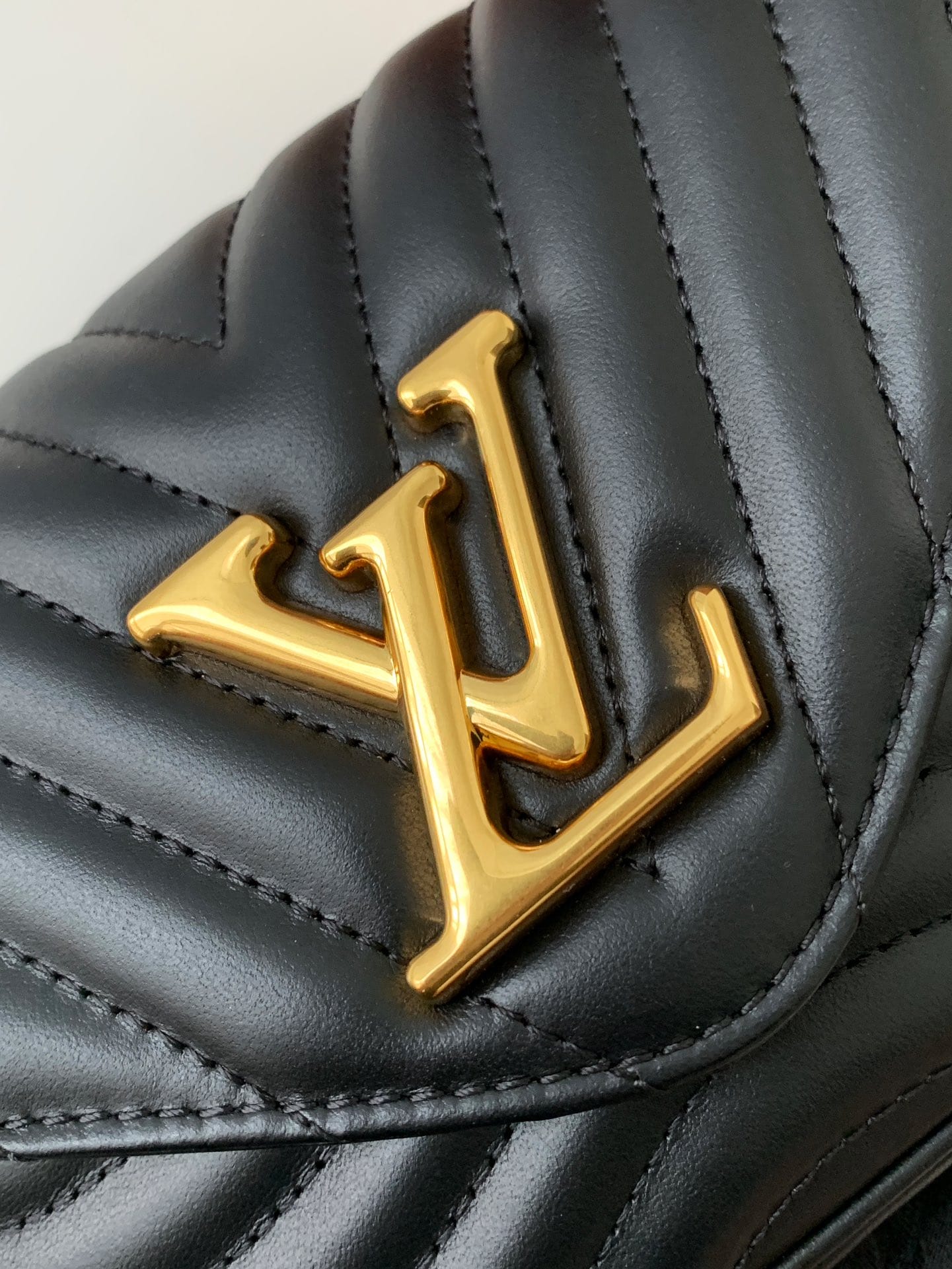 Louis Vuitton NEW WAVE MULTI-POCHETTE Handbag mysite
