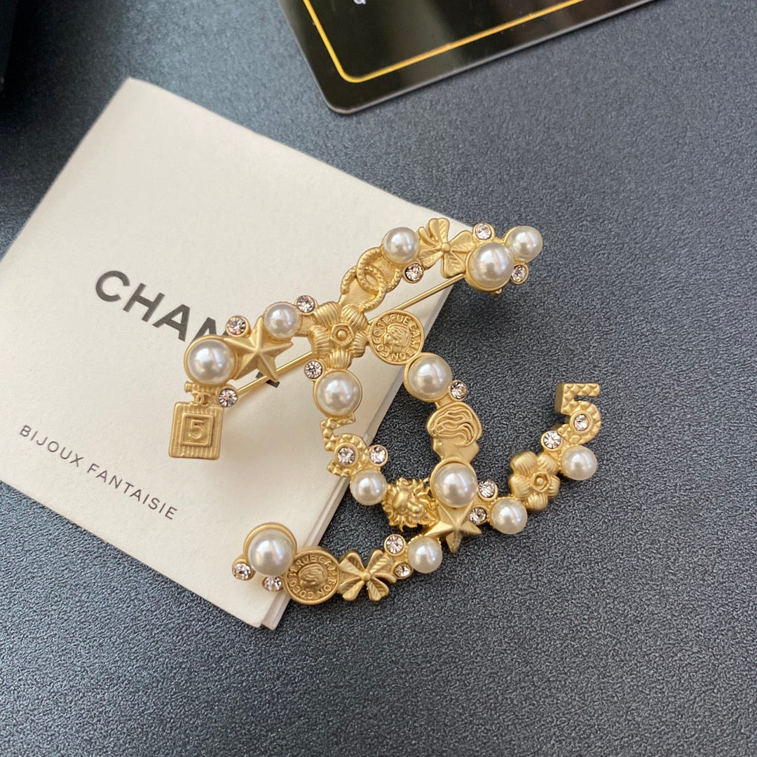 Classic Diamond Pearl Gold Brooch mysite