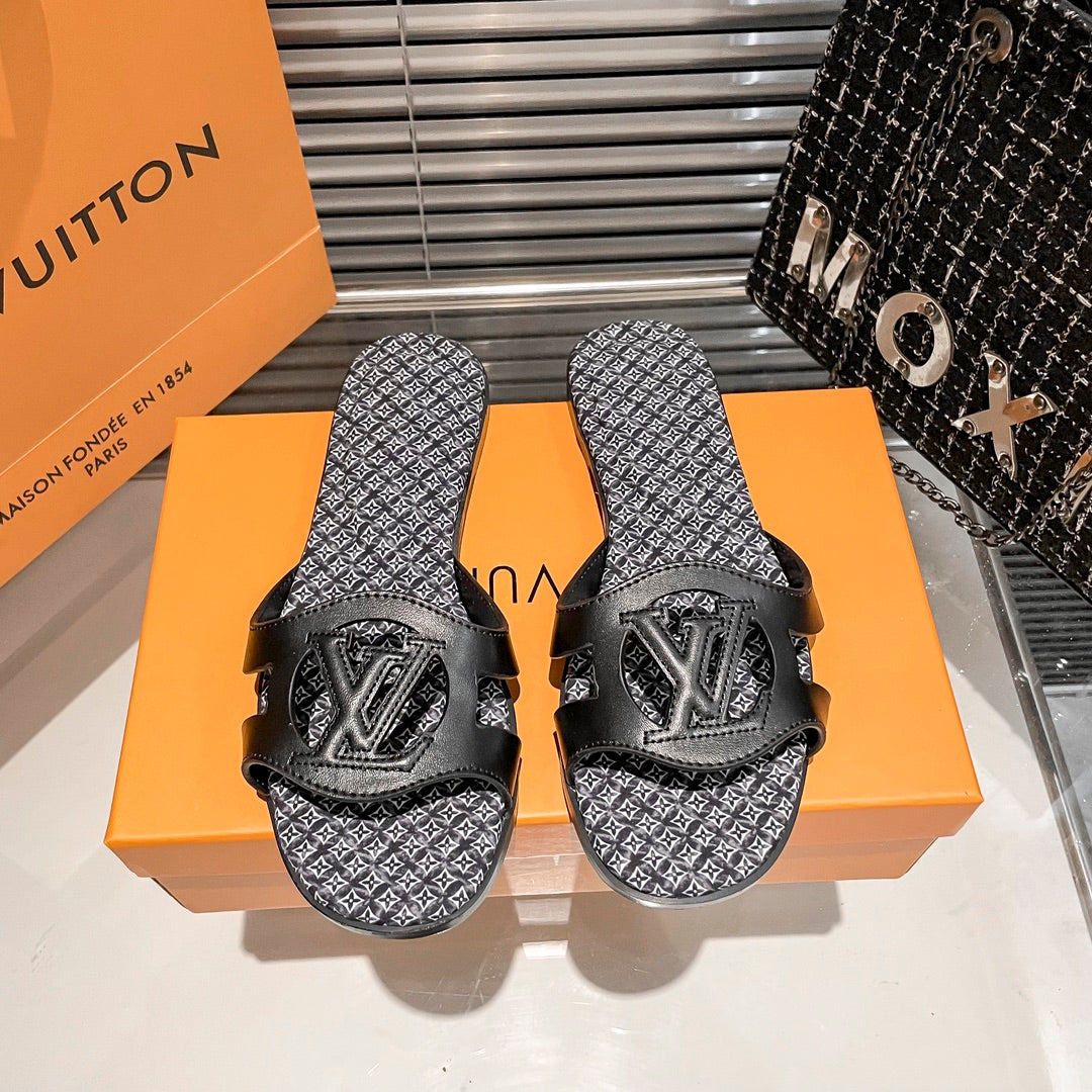 Cutout Letter Printed Slippers mysite