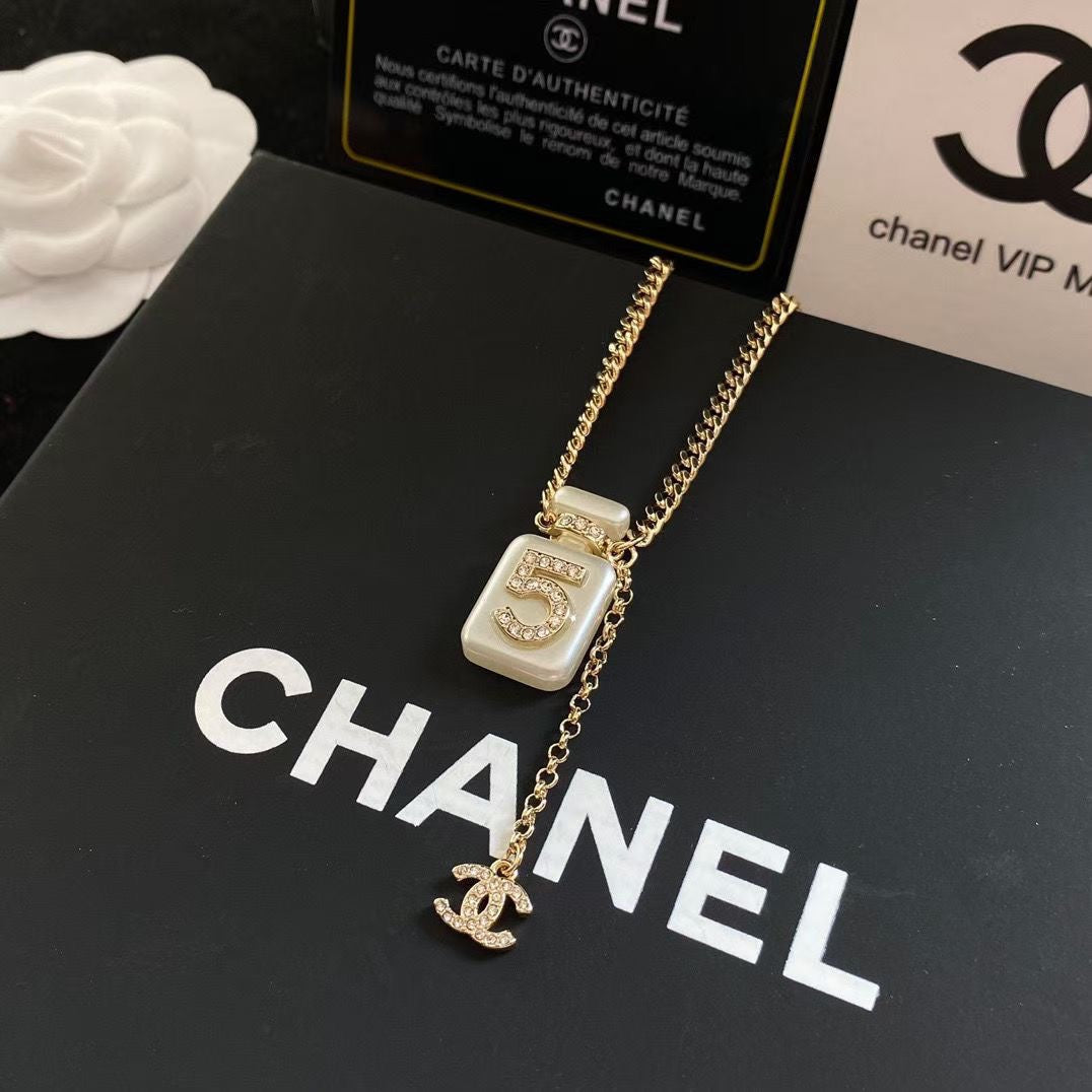 Pearl Perfume Bottle Necklace mysite