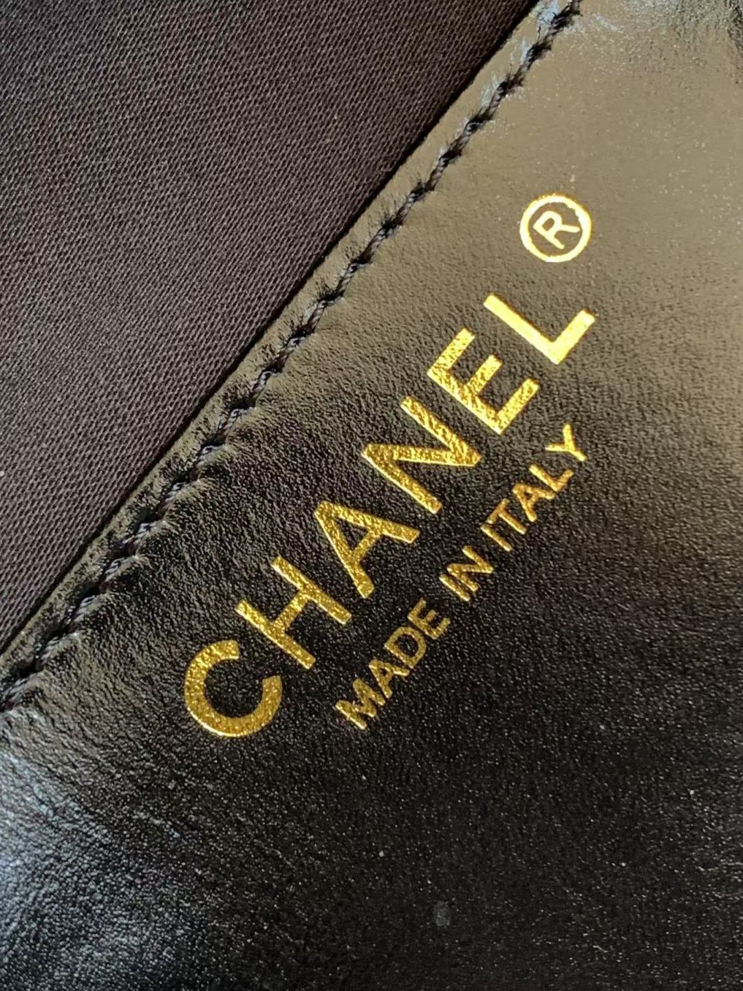 CC 25 Small Handbag Grained Calfskin & Gold-Tone Metal Bag-1 mysite