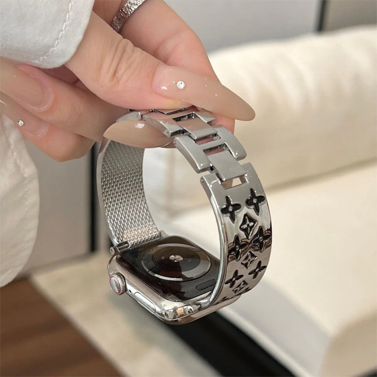 EMBOSSED METAL APPLE WATCH STRAPs-1 mysite