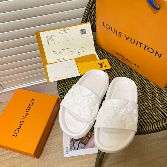 Fashion Embossed Couple Slippers mysite
