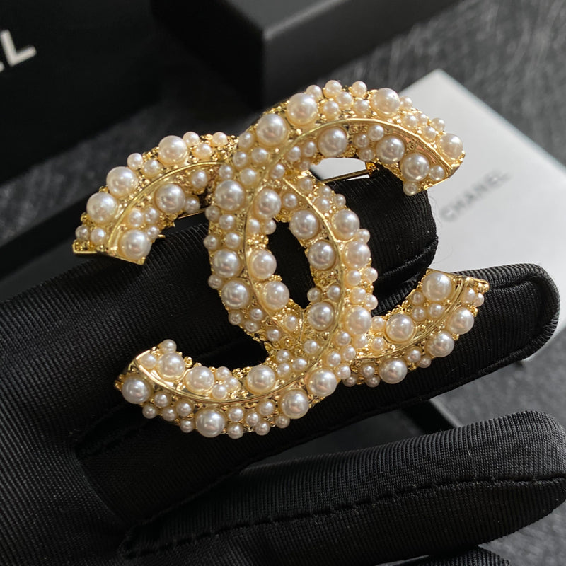 Elegant Pearl Logo Brooch mysite