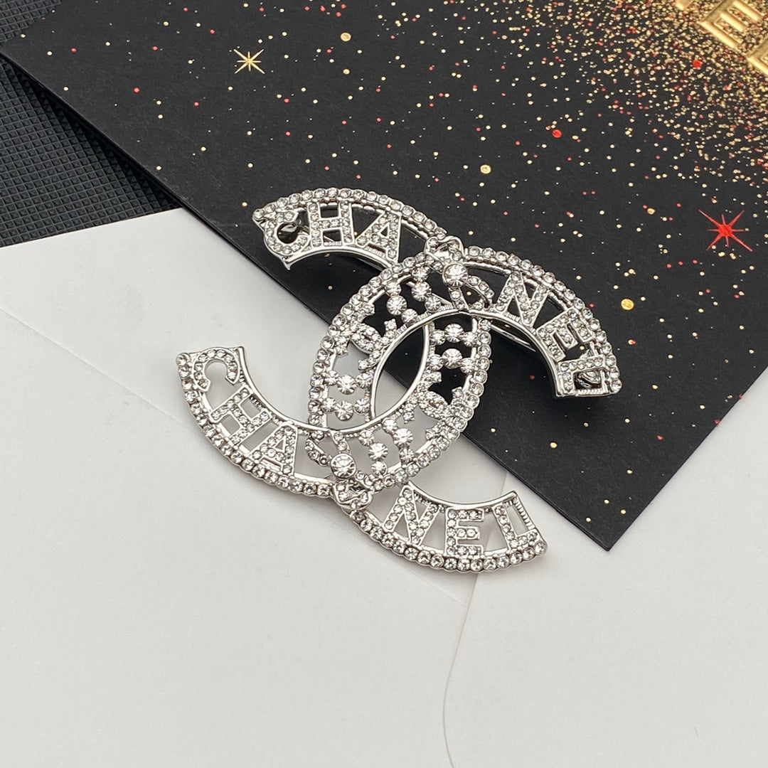 Cutout Shiny Brooch mysite