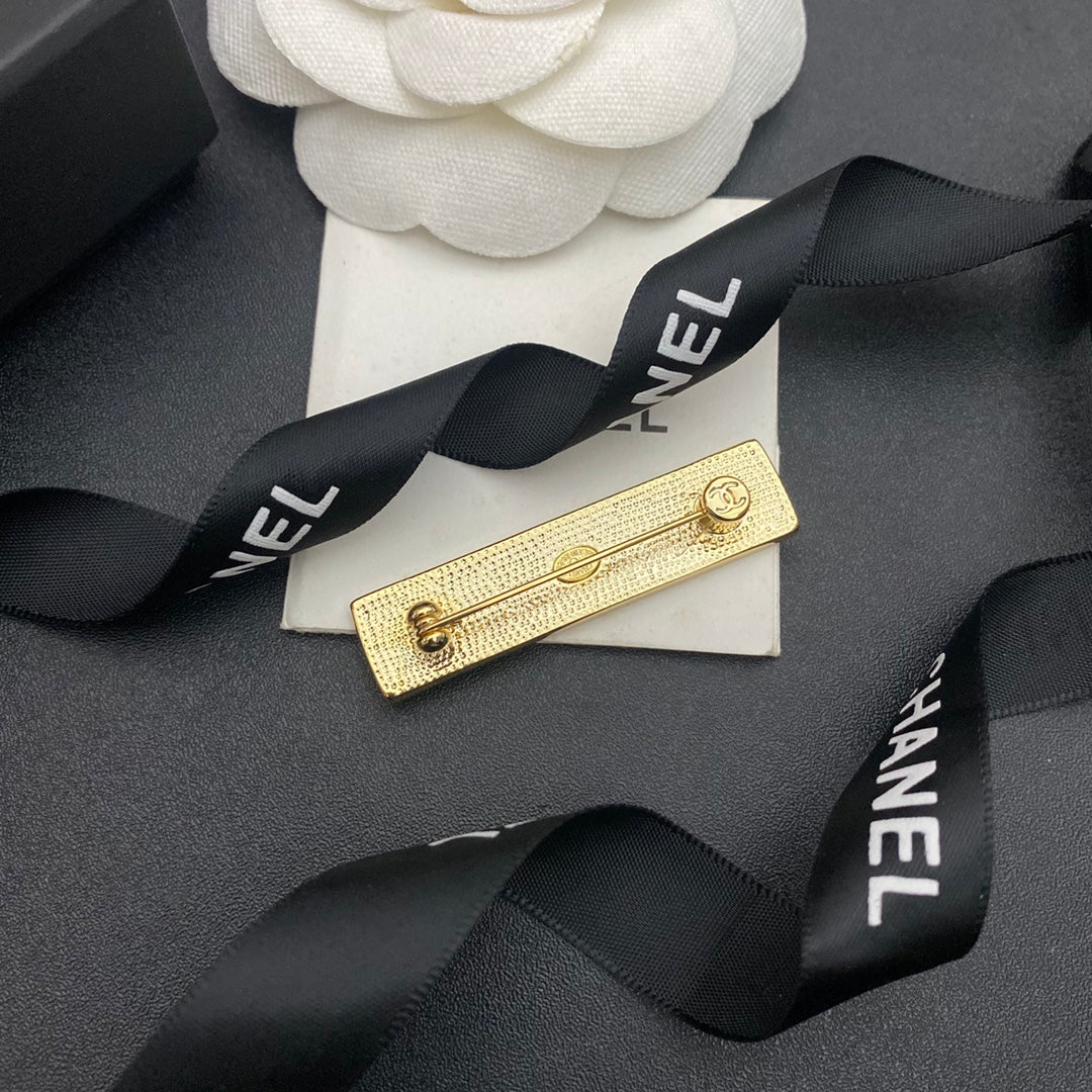 Letter Logo Strip Brooch mysite