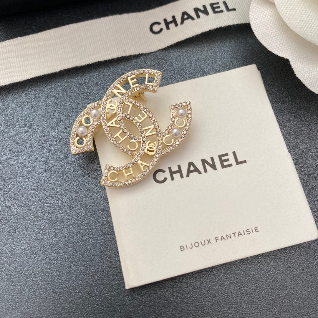 Sparkling Diamond and Pearl Elegant Brooch mysite